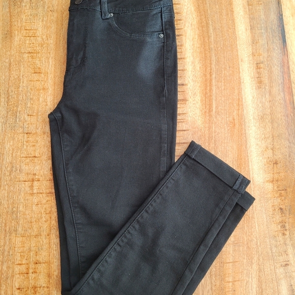 YMI women Jeans Like New - Picture 2 of 6